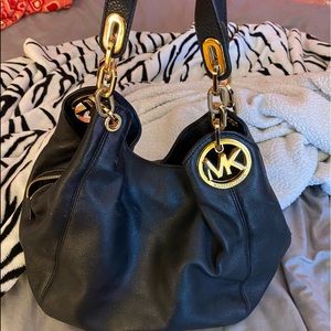 AUTHENTIC MICHAEL KORS LEATHER SHOULDER BAG